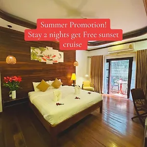 https://mekong-charm-riverside.hotelsluangprabang.com